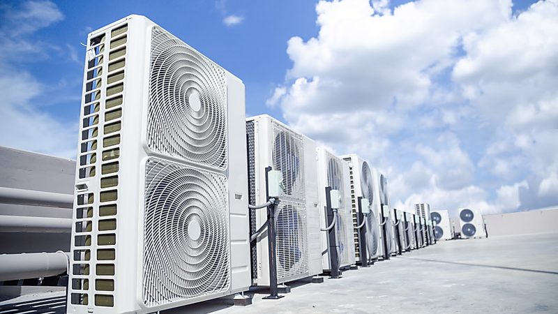 水冷螺杆冷水机：参数对比背后的技术考量